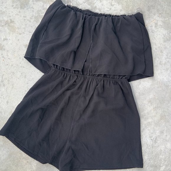 Strapless Overlay Black Short Style Jumpsuit with Pockets and Elastic Waist - Picture 3 of 3